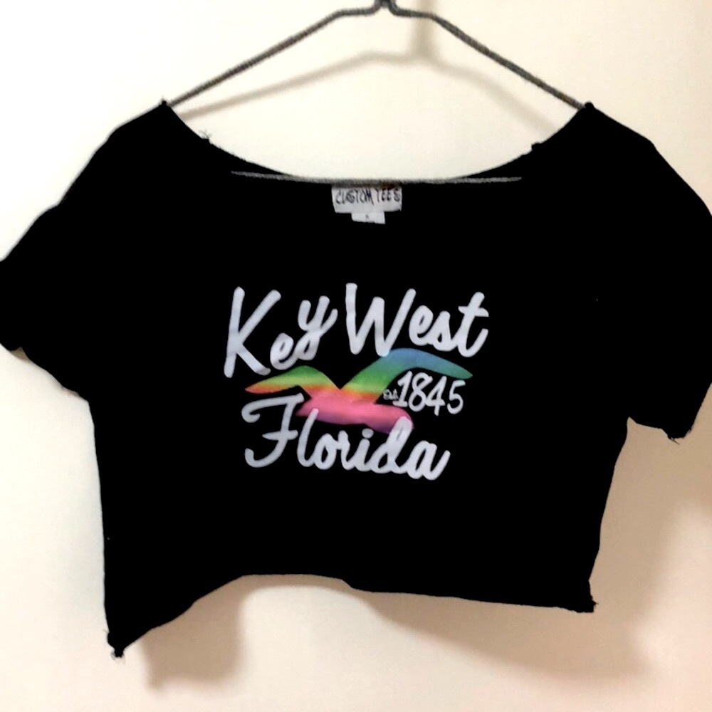 Key West Florida black crop top size Small